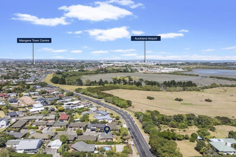 Photo of property in 99 Wallace Road, Mangere Bridge, Auckland, 2022