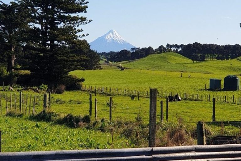 Photo of property in 215 Kakaramea Road, Kakaramea, Patea, 4598