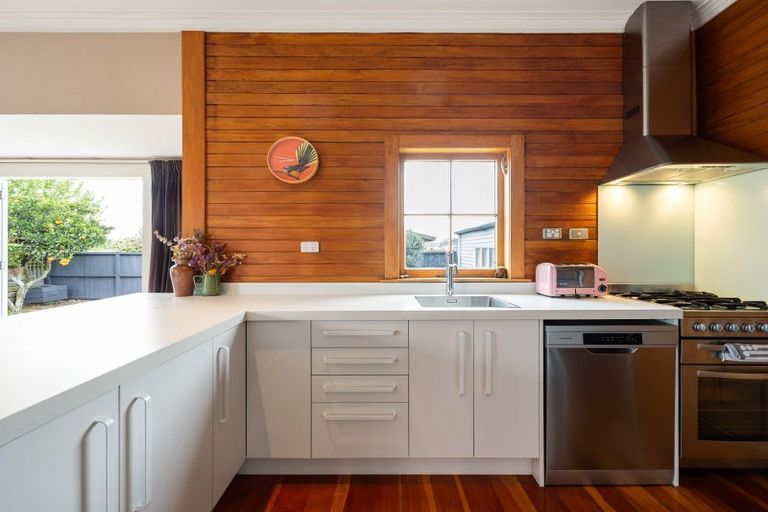 Photo of property in 84 Te Aroha Street, Hamilton East, Hamilton, 3216