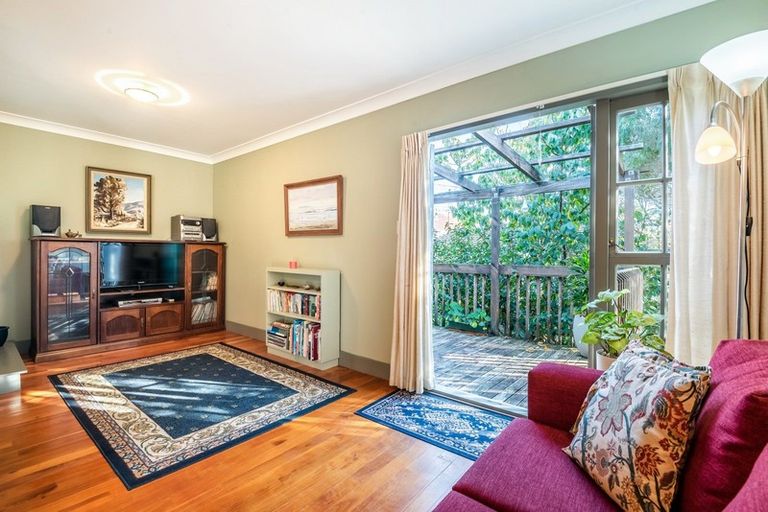 Photo of property in 10a Cassino Street, Bayswater, Auckland, 0622