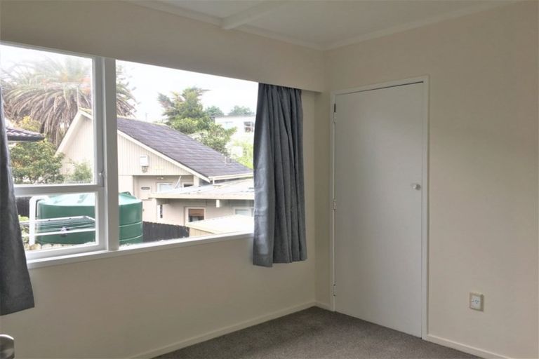 Photo of property in 23 Carlisle Road, Torbay, Auckland, 0630