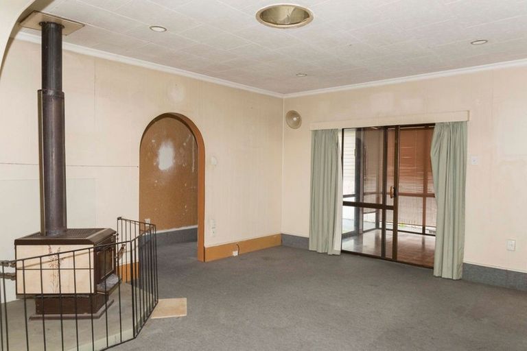 Photo of property in 11 Hunter Street, Dannevirke, 4930
