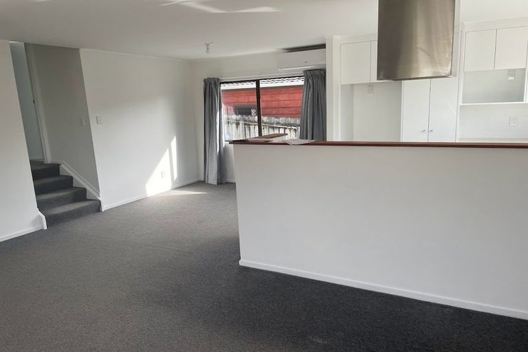 Photo of property in 5/37a Glengarry Road, Glen Eden, Auckland, 0602