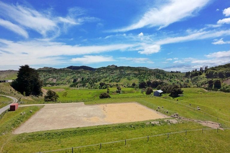 Photo of property in 2538 Kahuranaki Road, Elsthorpe, Havelock North, 4295