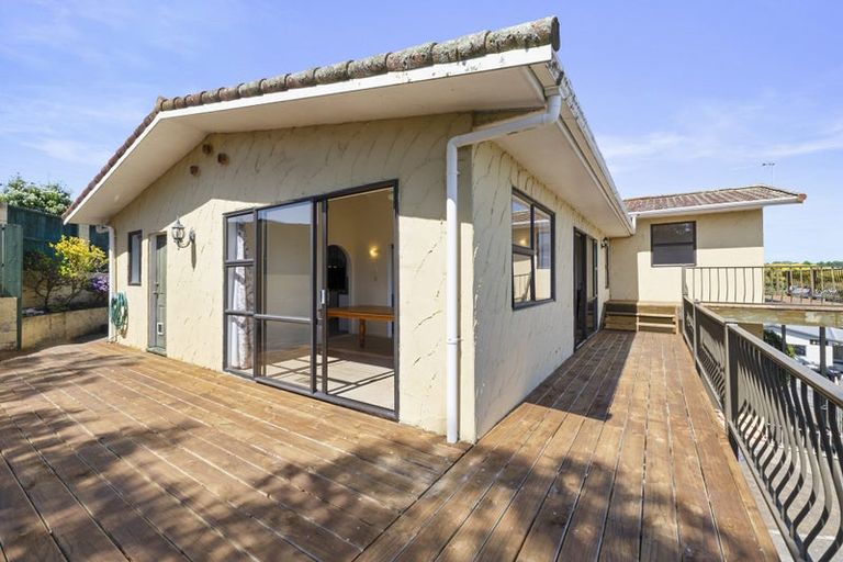 Photo of property in 18 Norwich Avenue, Spotswood, New Plymouth, 4310