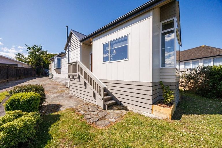 Photo of property in 25 Dahlstrom Grove, Kelvin Grove, Palmerston North, 4414