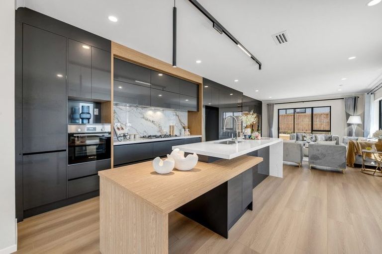 Photo of property in 60 Elevation Street, Flat Bush, Auckland, 2019