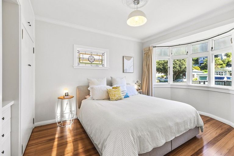 Photo of property in 99 The Parade, Island Bay, Wellington, 6023