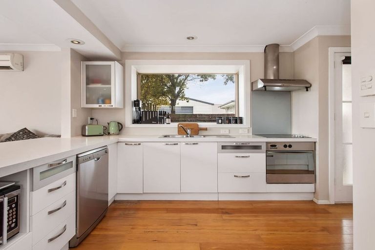 Photo of property in 66 Bickerton Street, Wainoni, Christchurch, 8061