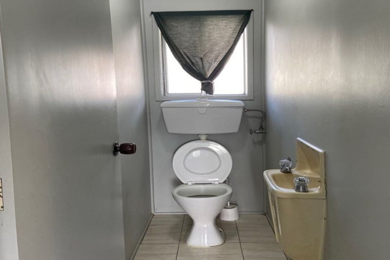 Photo of property in 2 Sherie Place, Howick, Auckland, 2014