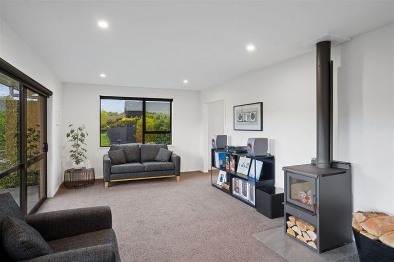 Photo of property in 14 Melissa Place, Burnside, Christchurch, 8042