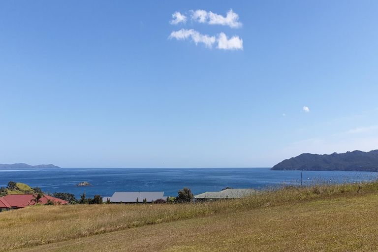 Photo of property in 10 Freyja Crescent, Coopers Beach, 0420