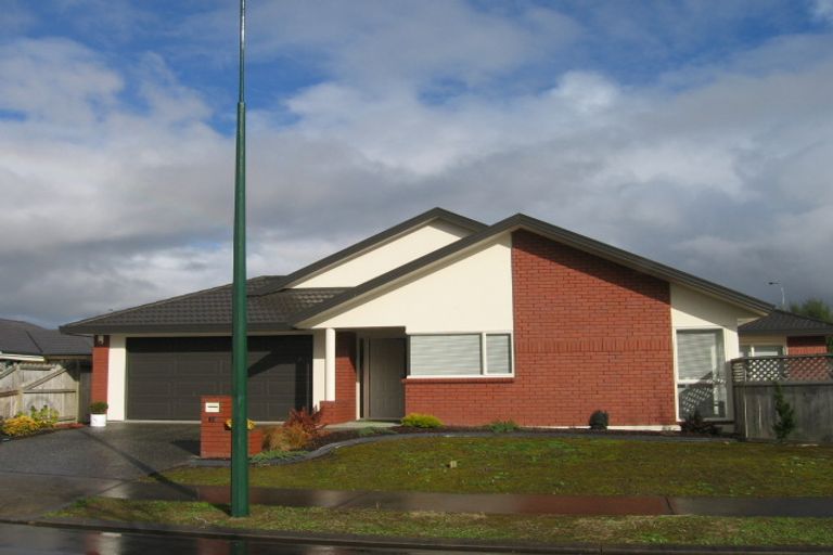 Photo of property in 12 Caltra Place, East Tamaki, Auckland, 2016