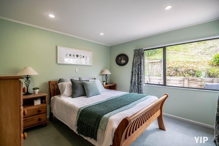 Photo of property in 4 Meadowcroft Grove, Johnsonville, Wellington, 6037