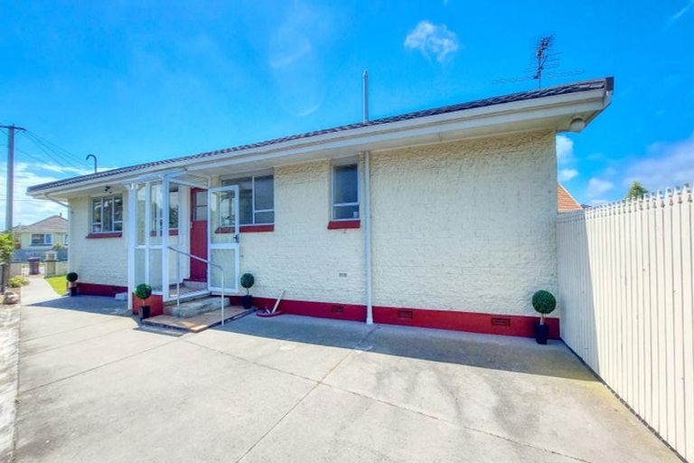 Photo of property in 60 Hargood Street, Woolston, Christchurch, 8062