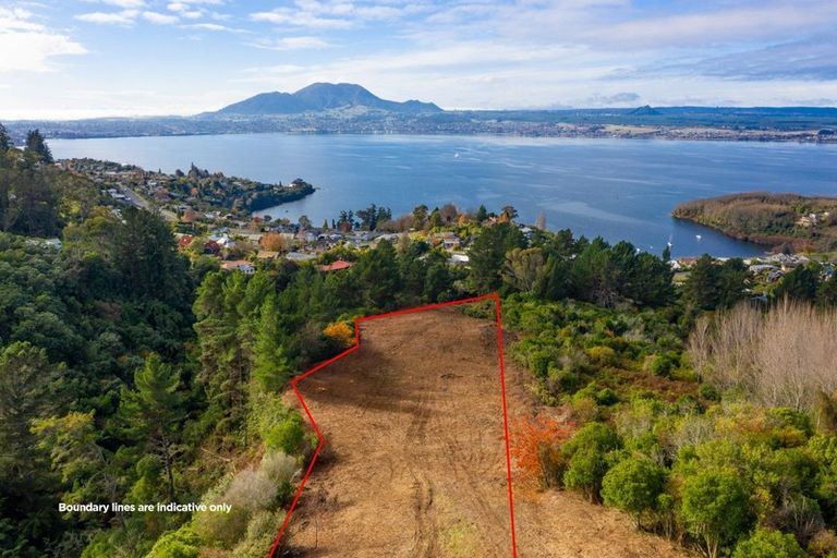Photo of property in 439 Gillespie Place, Acacia Bay, Taupo, 3385