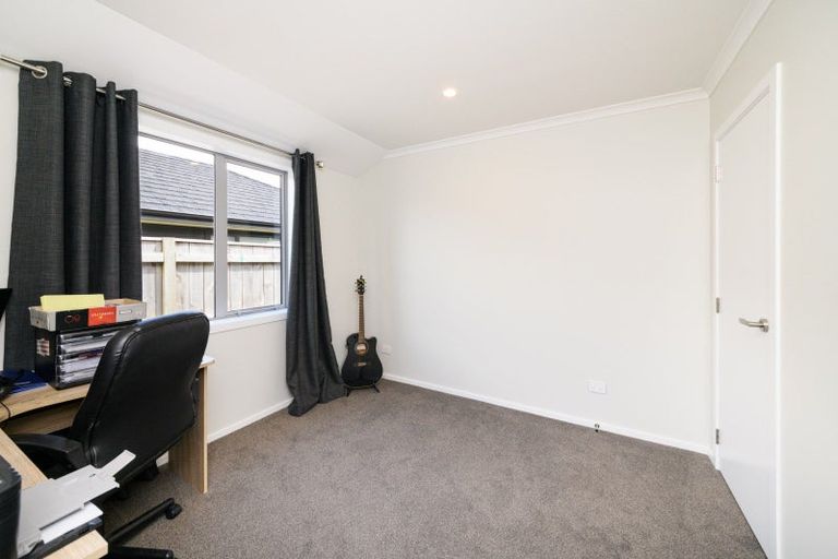 Photo of property in 20 Sardinia Grove, Fitzherbert, Palmerston North, 4410