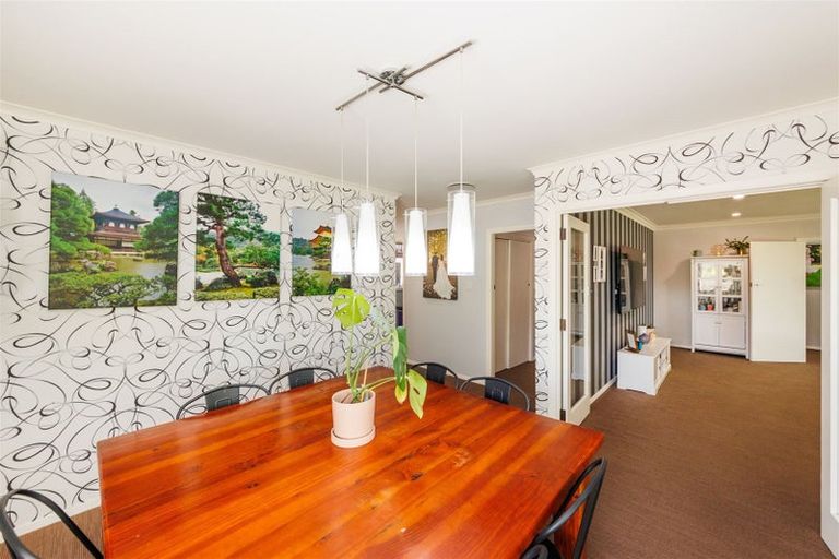 Photo of property in 34 Surrey Crescent, Hokowhitu, Palmerston North, 4410