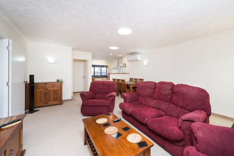 Photo of property in 8 Oxford Street, Hokowhitu, Palmerston North, 4410