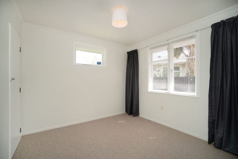 Photo of property in 15 Ruamahanga Crescent, Terrace End, Palmerston North, 4410