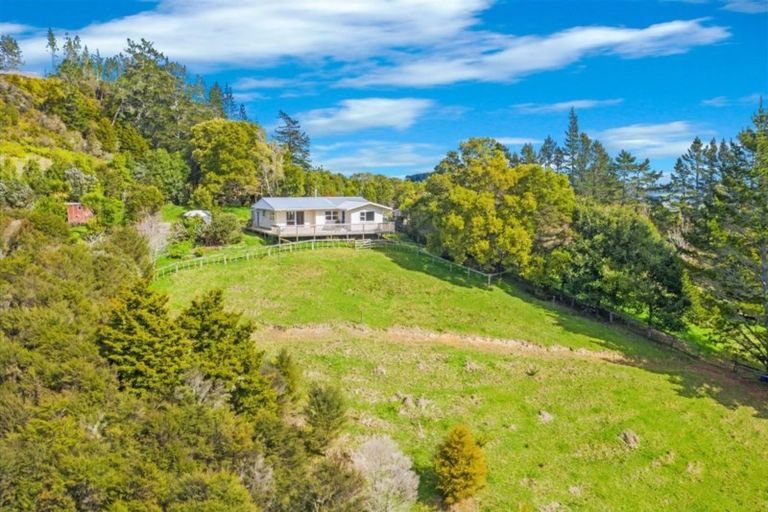 Photo of property in 623 Whananaki Road North, Opuawhanga, Hikurangi, 0181