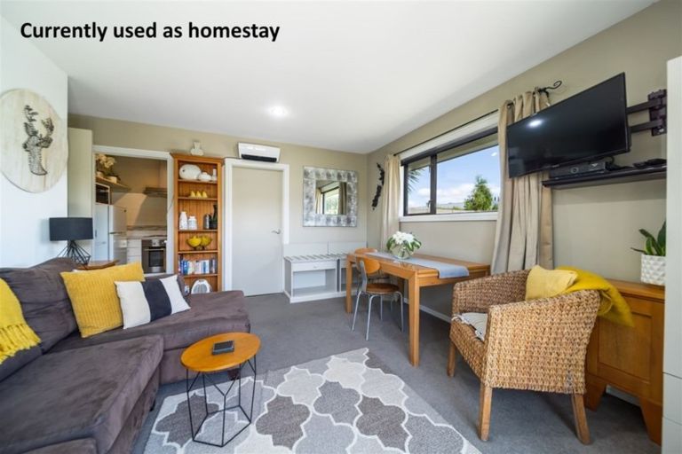 Photo of property in 1 Manorburn Place, Lake Hayes, Queenstown, 9304