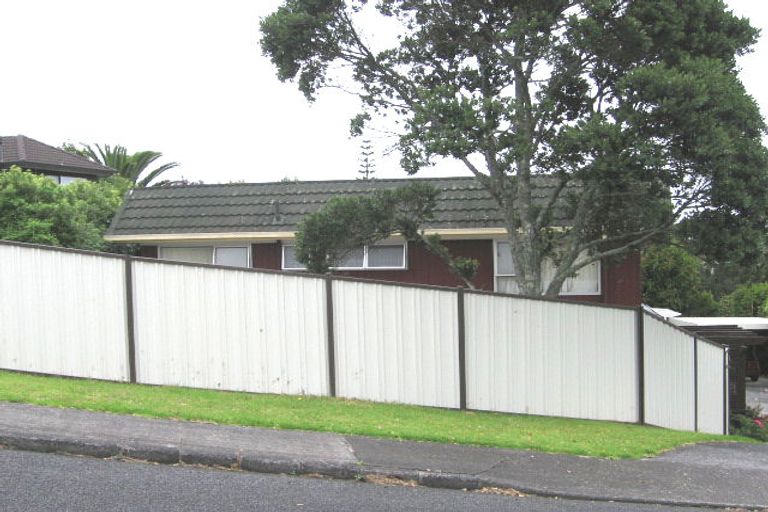 Photo of property in 1/4 Capilano Place, Glenfield, Auckland, 0629