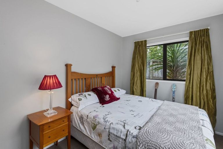 Photo of property in 17b Crosdale Place, Burnside, Christchurch, 8042