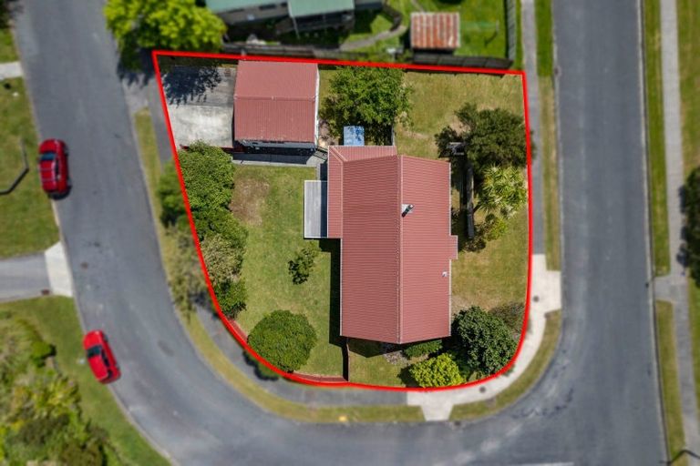 Photo of property in 2 Seagull Place, Whitby, Porirua, 5024