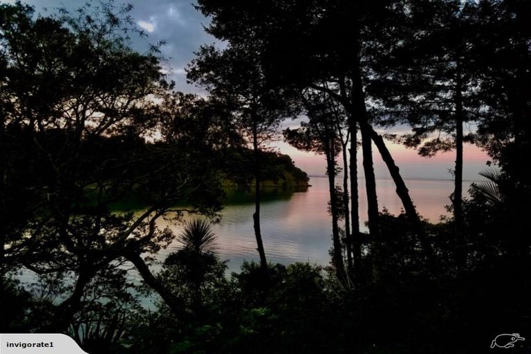 Photo of property in 14 Paturoa Road, Titirangi, Auckland, 0604