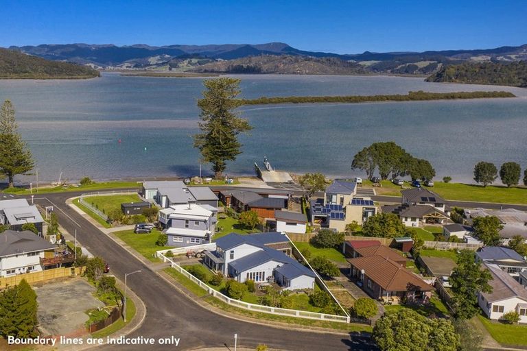 Photo of property in 88 Catherine Crescent, Whitianga, 3510