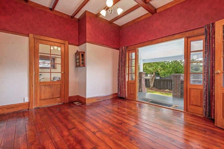 Photo of property in 24 Argyle Avenue, Takaro, Palmerston North, 4410