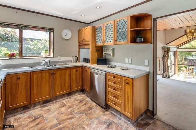 Photo of property in 3 Aintree Grove, Churton Park, Wellington, 6037