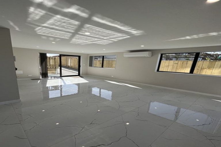 Photo of property in 431 Old Te Atatu Road, Te Atatu Peninsula, Auckland, 0610