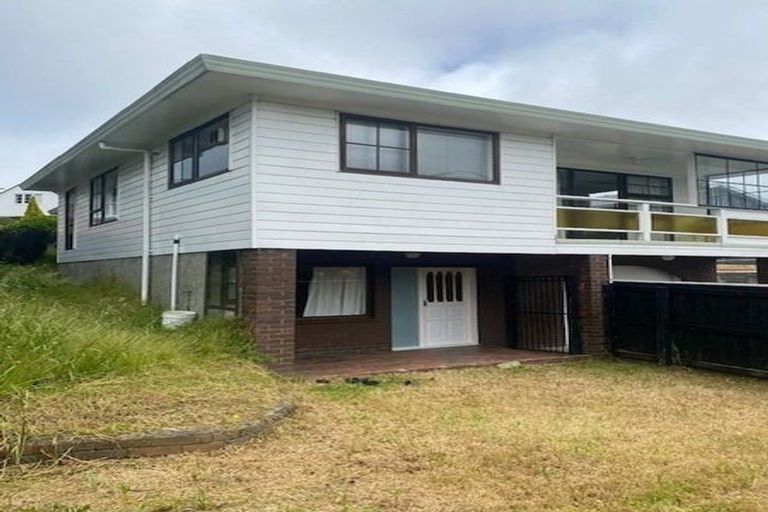 Photo of property in 32 Collins Avenue, Tawa, Wellington, 5028