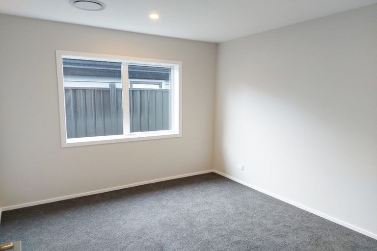 Photo of property in 4 Thornbury Lane, Timberlea, Upper Hutt, 5018