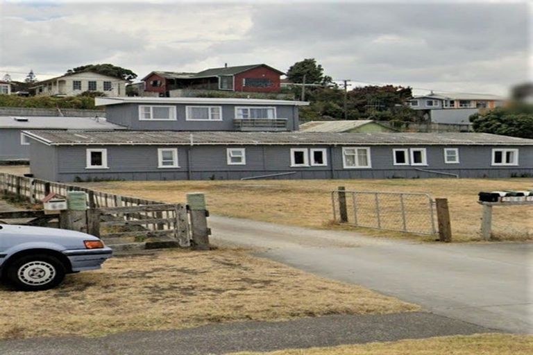 Photo of property in 60 Seafront Road, Castlecliff, Whanganui, 4501