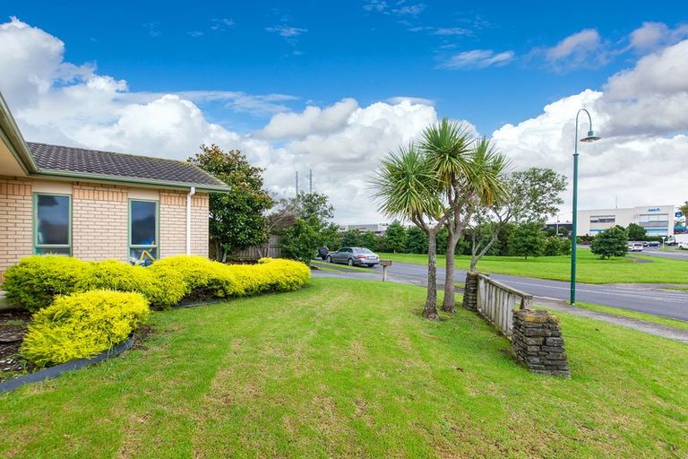 Photo of property in 45 Lazurite Drive, Westgate, Auckland, 0614