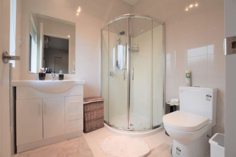 Photo of property in 6 Karika Place, Massey, Auckland, 0614