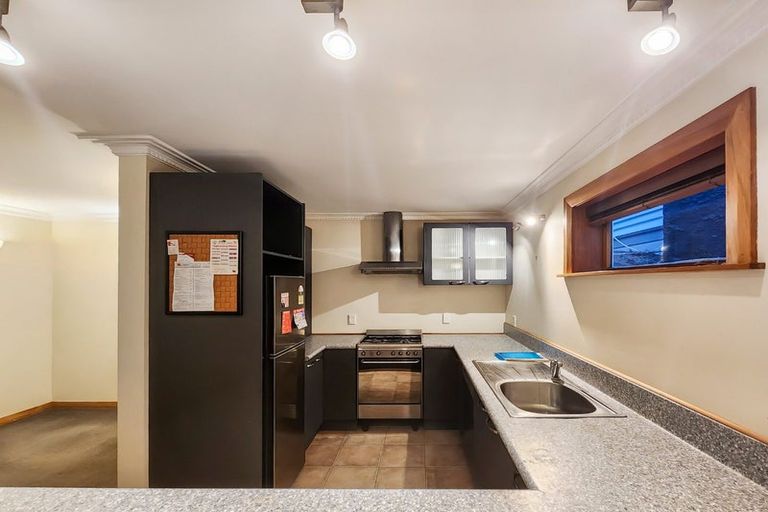 Photo of property in 76 Glenmore Street, Northland, Wellington, 6012