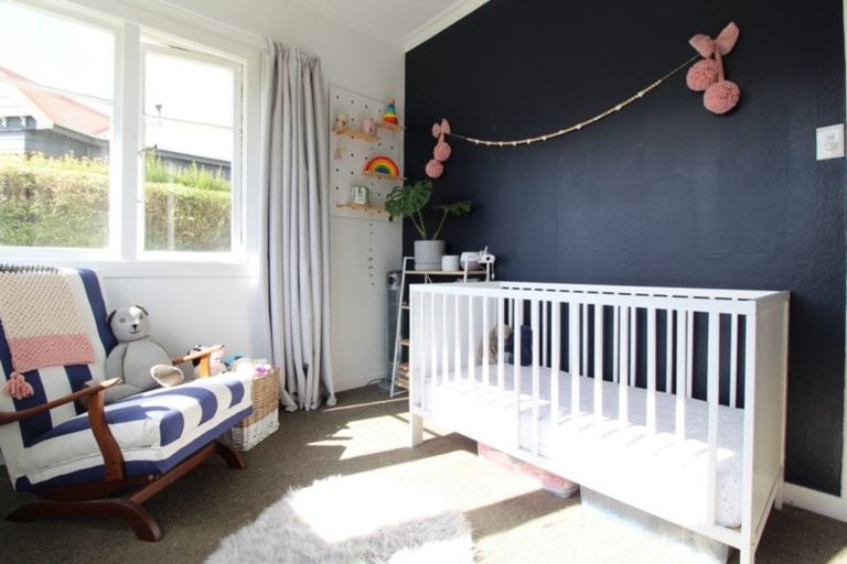 Photo of property in 15 Mary Street, Winton, 9720