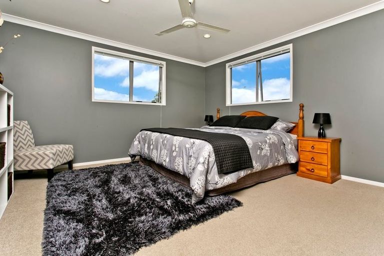 Photo of property in 115 Sunnynook Road, Forrest Hill, Auckland, 0620