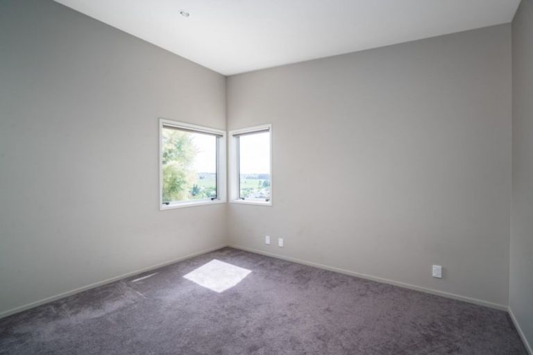 Photo of property in 33 Shera Street, Acacia Bay, Taupo, 3330