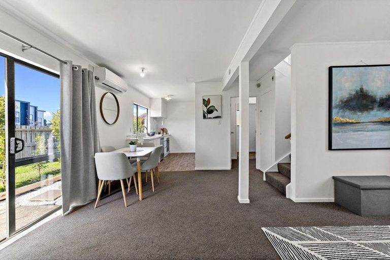 Photo of property in 26 Barneys Farm Road, Clendon Park, Auckland, 2103