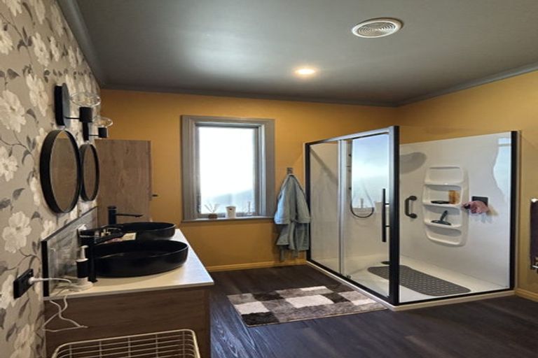 Photo of property in 7 Palm Avenue, Lyall Bay, Wellington, 6022