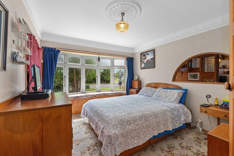 Photo of property in 9 Taupaki Road, Taupaki, Henderson, 0782