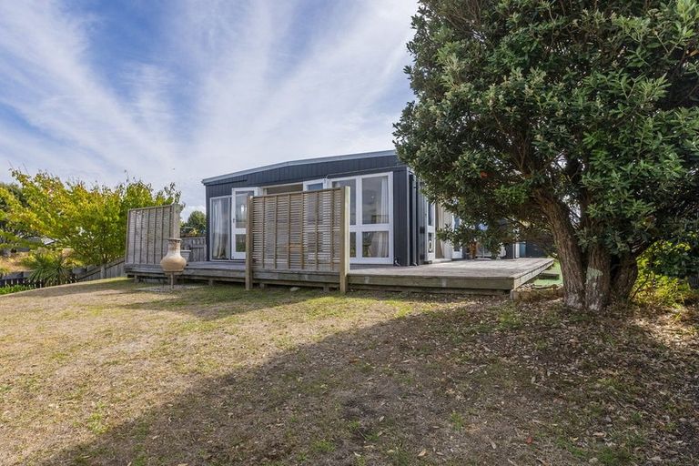 Photo of property in 29 Titoki Road, Waikanae Beach, Waikanae, 5036
