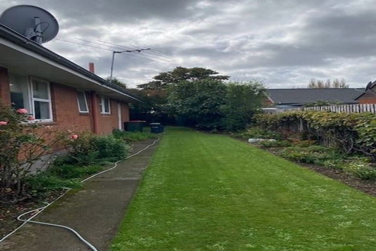 Photo of property in 24 La Perouse Place, Northcote, Christchurch, 8052