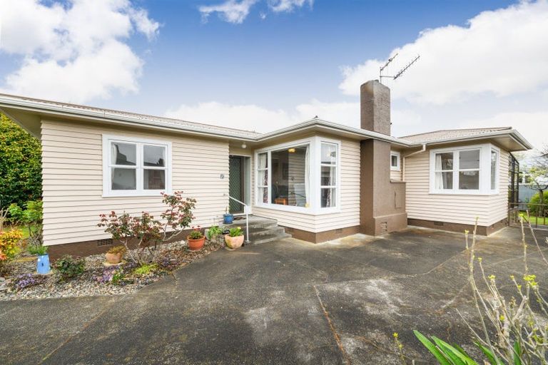 Photo of property in 12 Edwards Place, Terrace End, Palmerston North, 4410