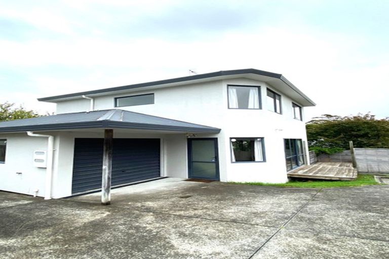 Photo of property in 16a Tonkin Drive, Sunnynook, Auckland, 0620